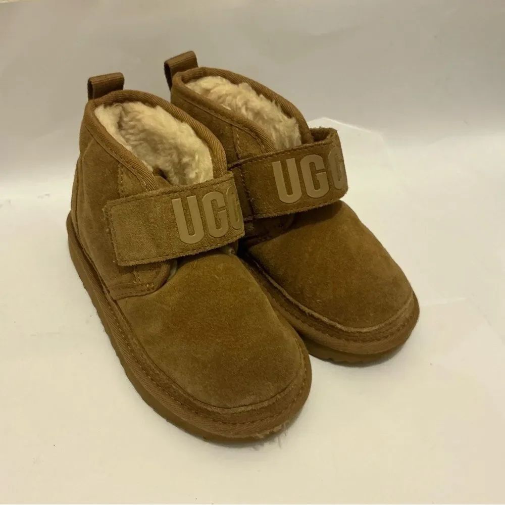 UGG 118792 T Kids Tan Slippers size 11
